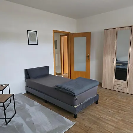 דירה 3 Mit Garten *